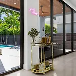 Modern Villa W/ Resort Amenities & Salt Water Pool
